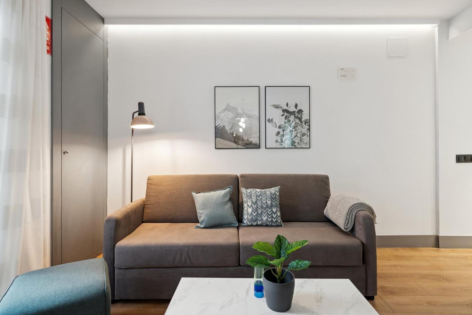 Limehome Madrid Calle De Santa Ana - Estancia Temporal Exteriör bild