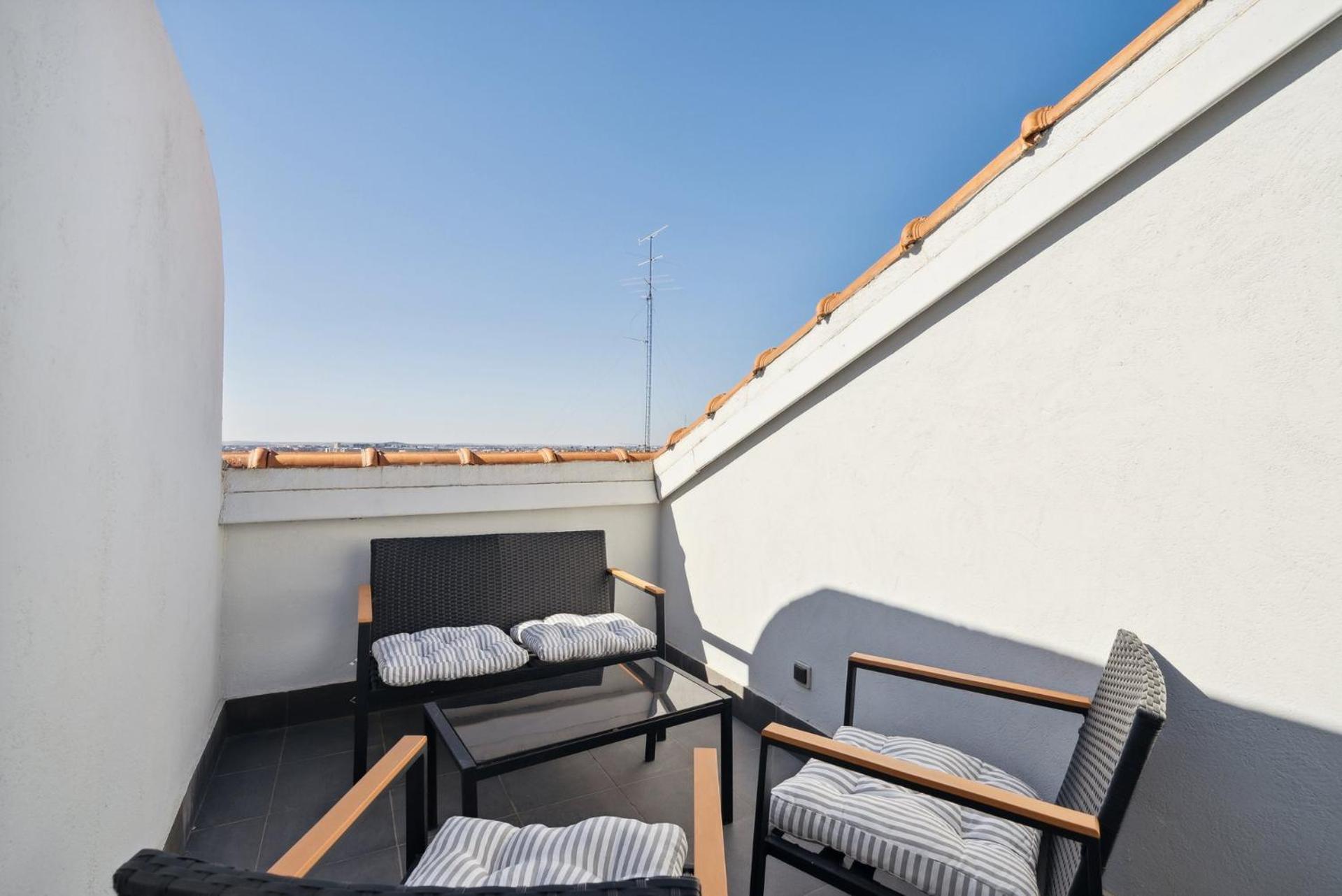 Limehome Madrid Calle De Santa Ana - Estancia Temporal Exteriör bild